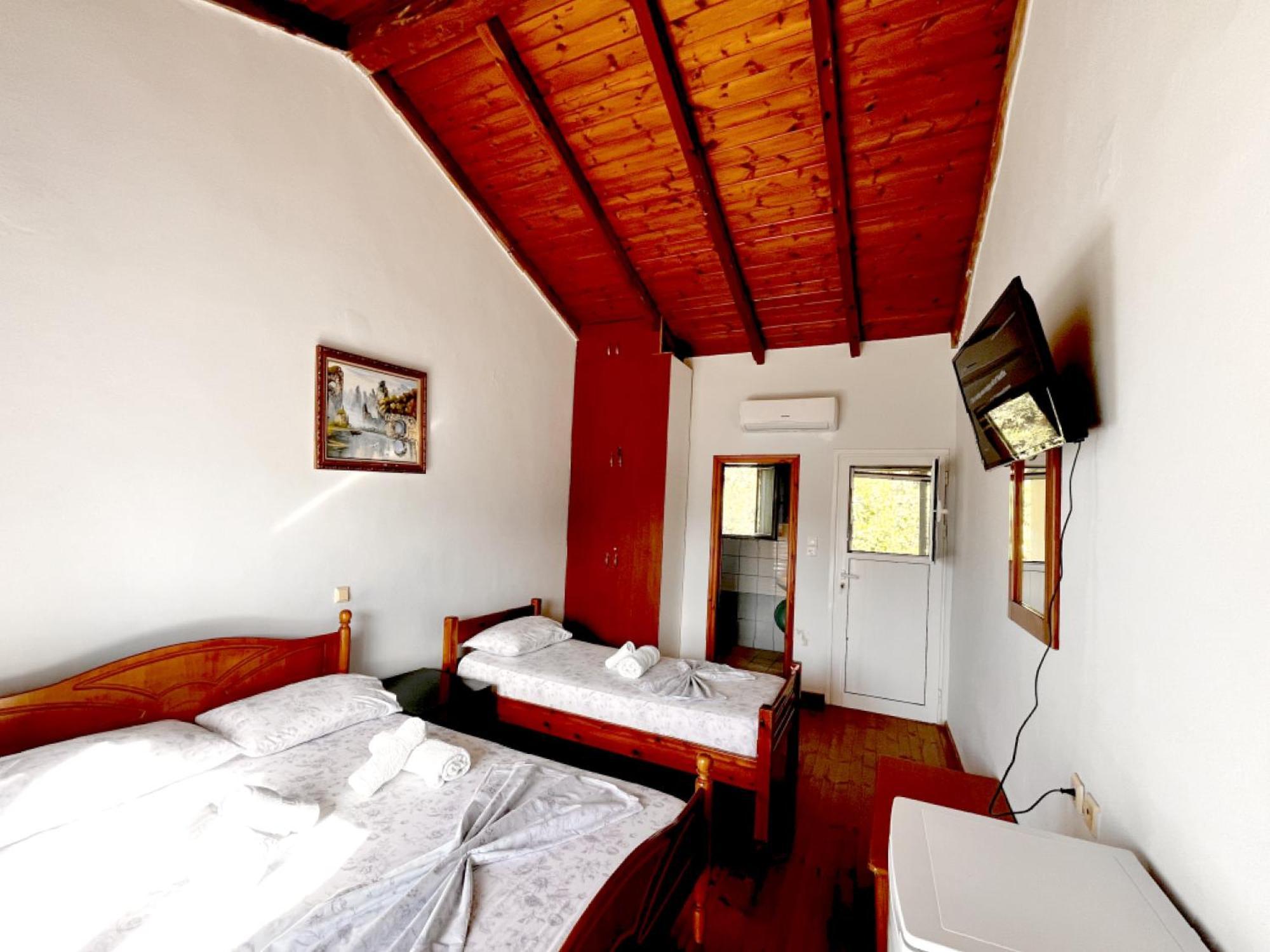 Sea Horizon House Alexis Hotel Himare Exterior foto